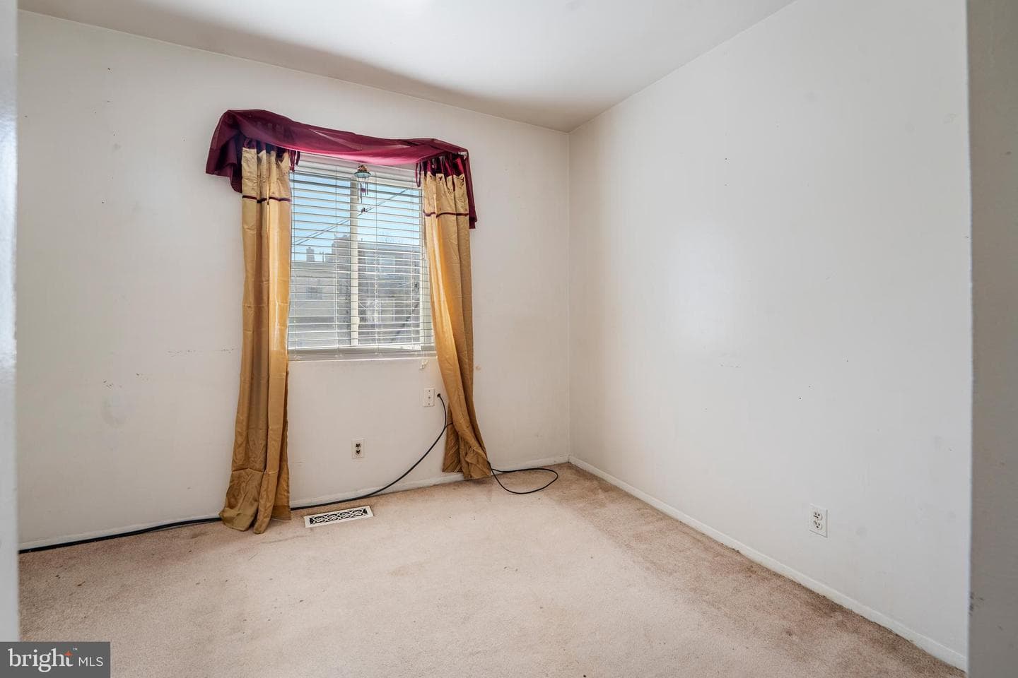1643 11th Place NE photo 10