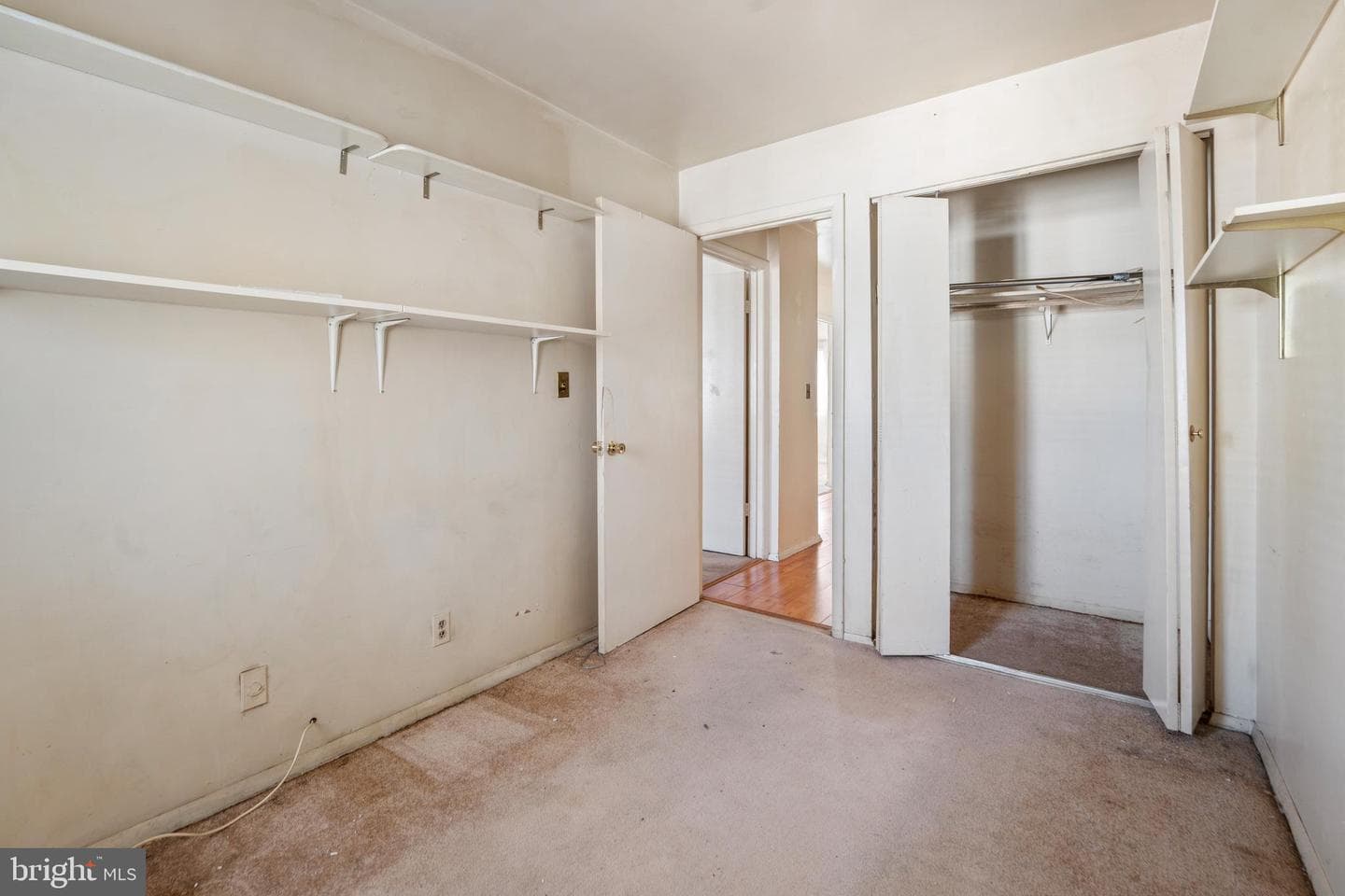 1643 11th Place NE photo 18