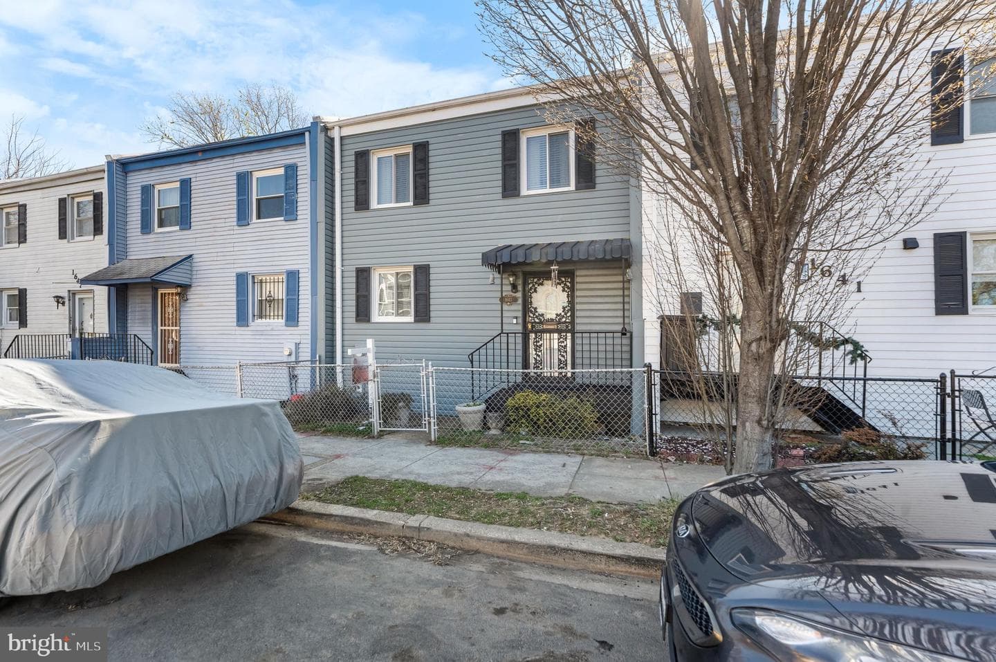 1643 11th Place NE photo 2