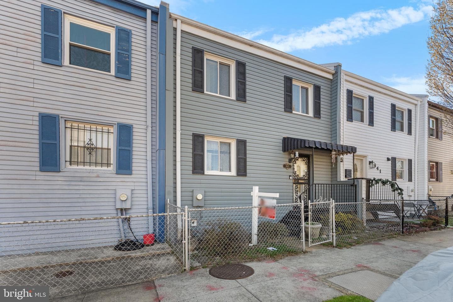 1643 11th Place NE photo 3