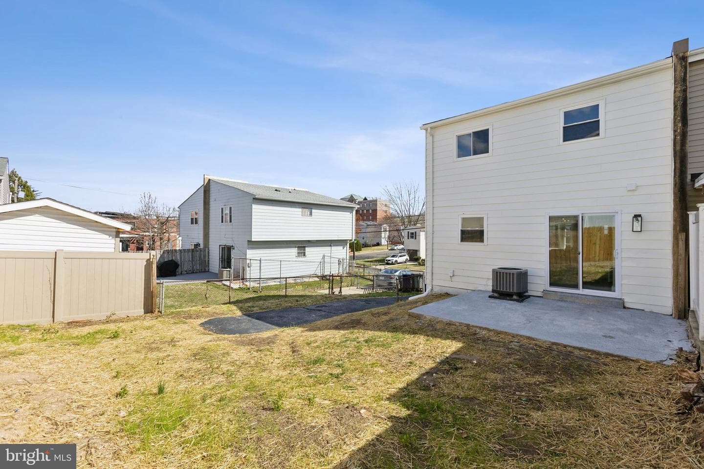 616 Buchanan Street NE photo 23