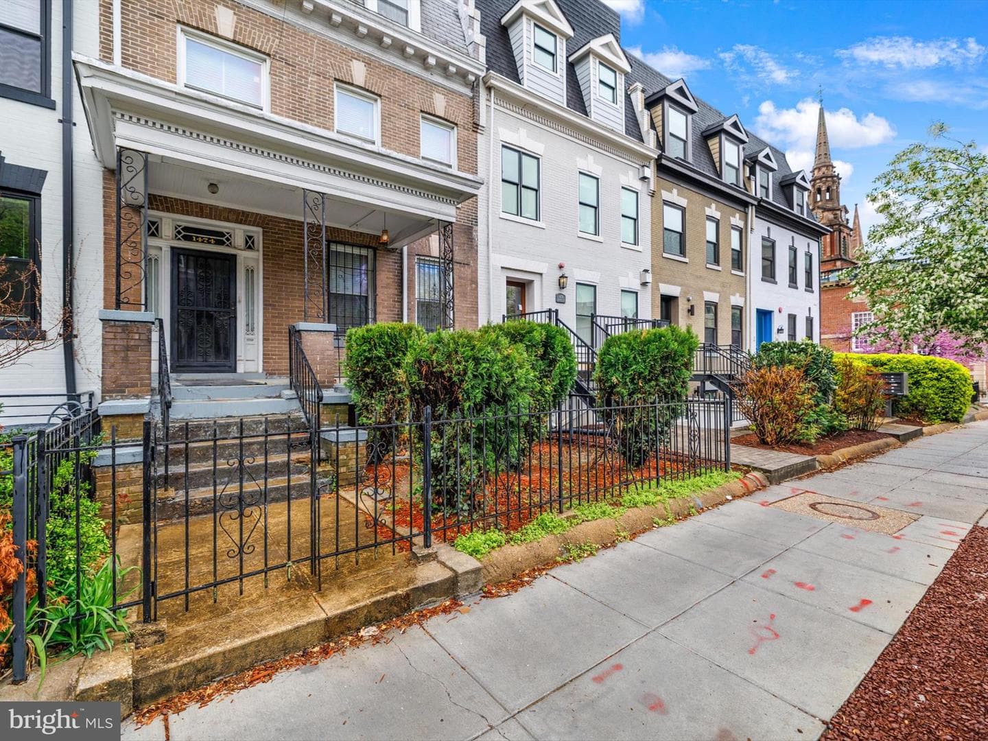 1474 Harvard Street NW photo 2
