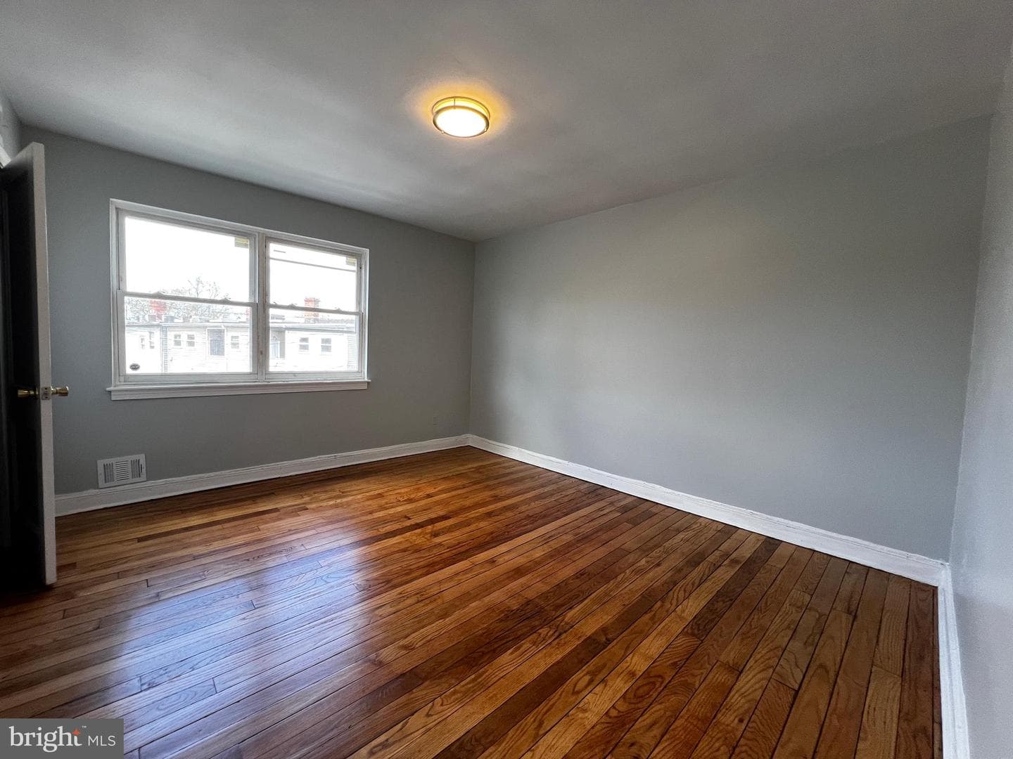 1171 Summit Street NE photo 16