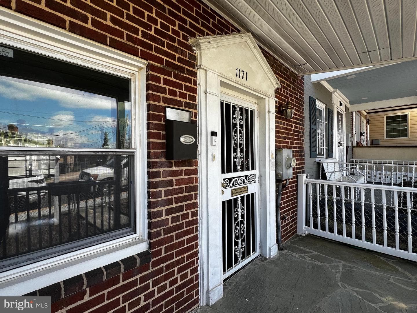 1171 Summit Street NE photo 2