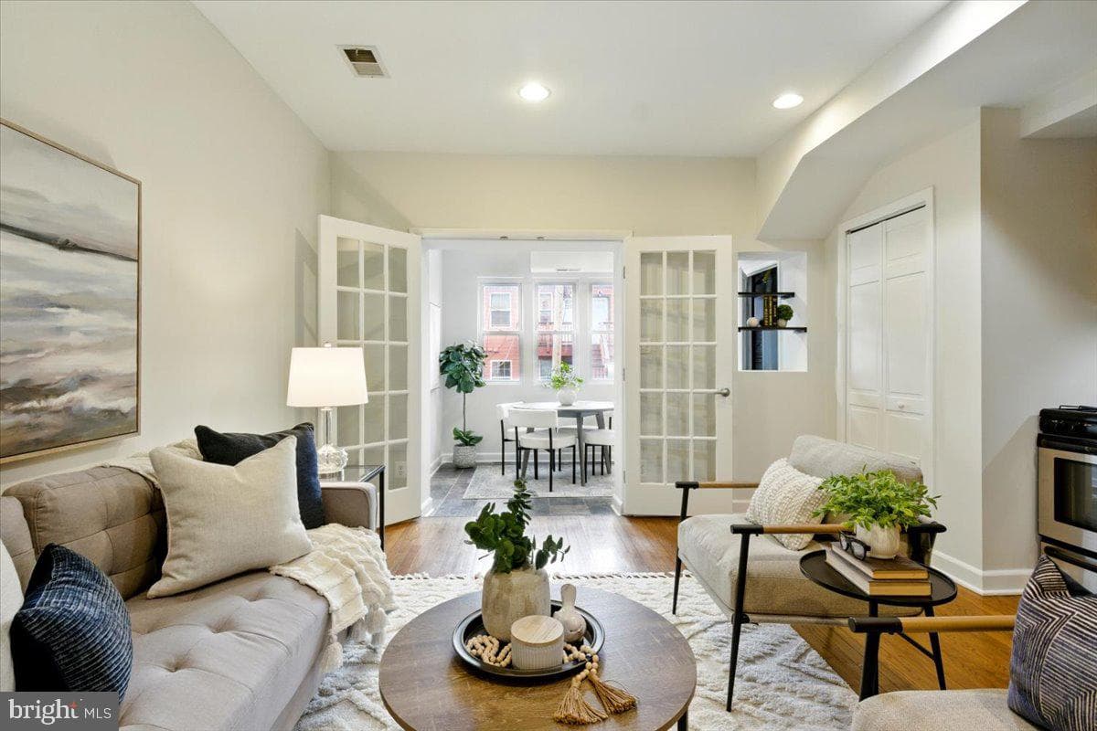 1606 Isherwood Street NE #2 photo 1