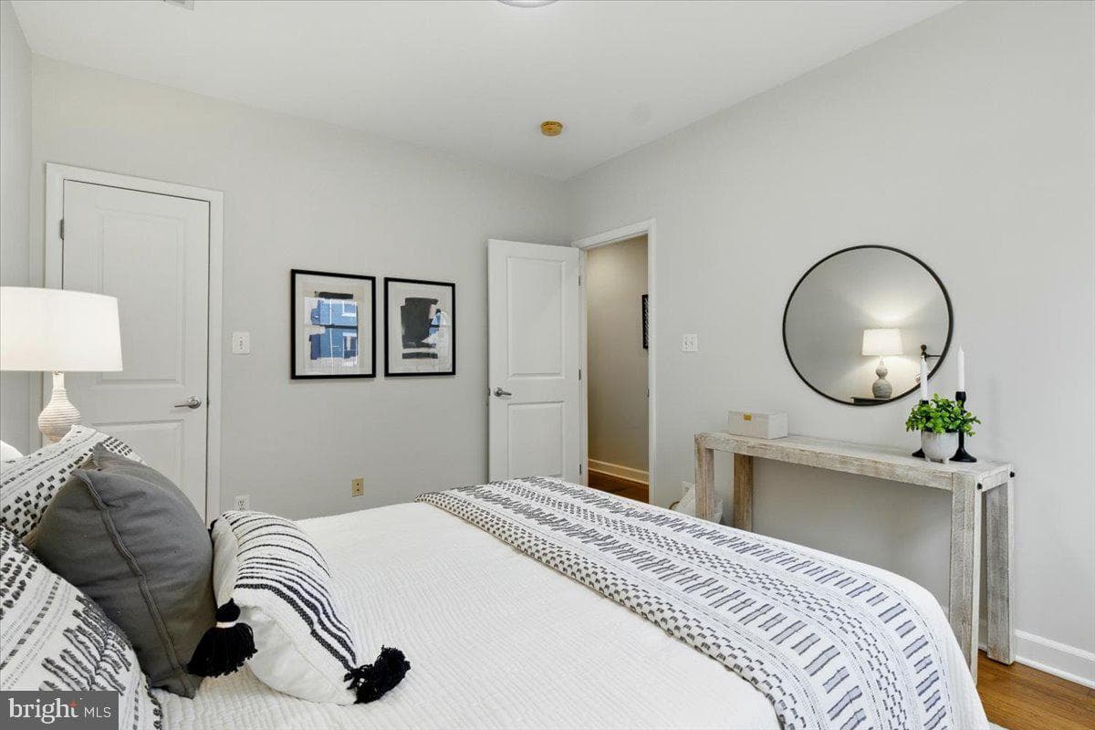 1606 Isherwood Street NE #2 photo 12