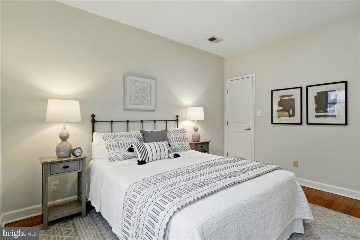 1606 Isherwood Street NE #2 photo 13