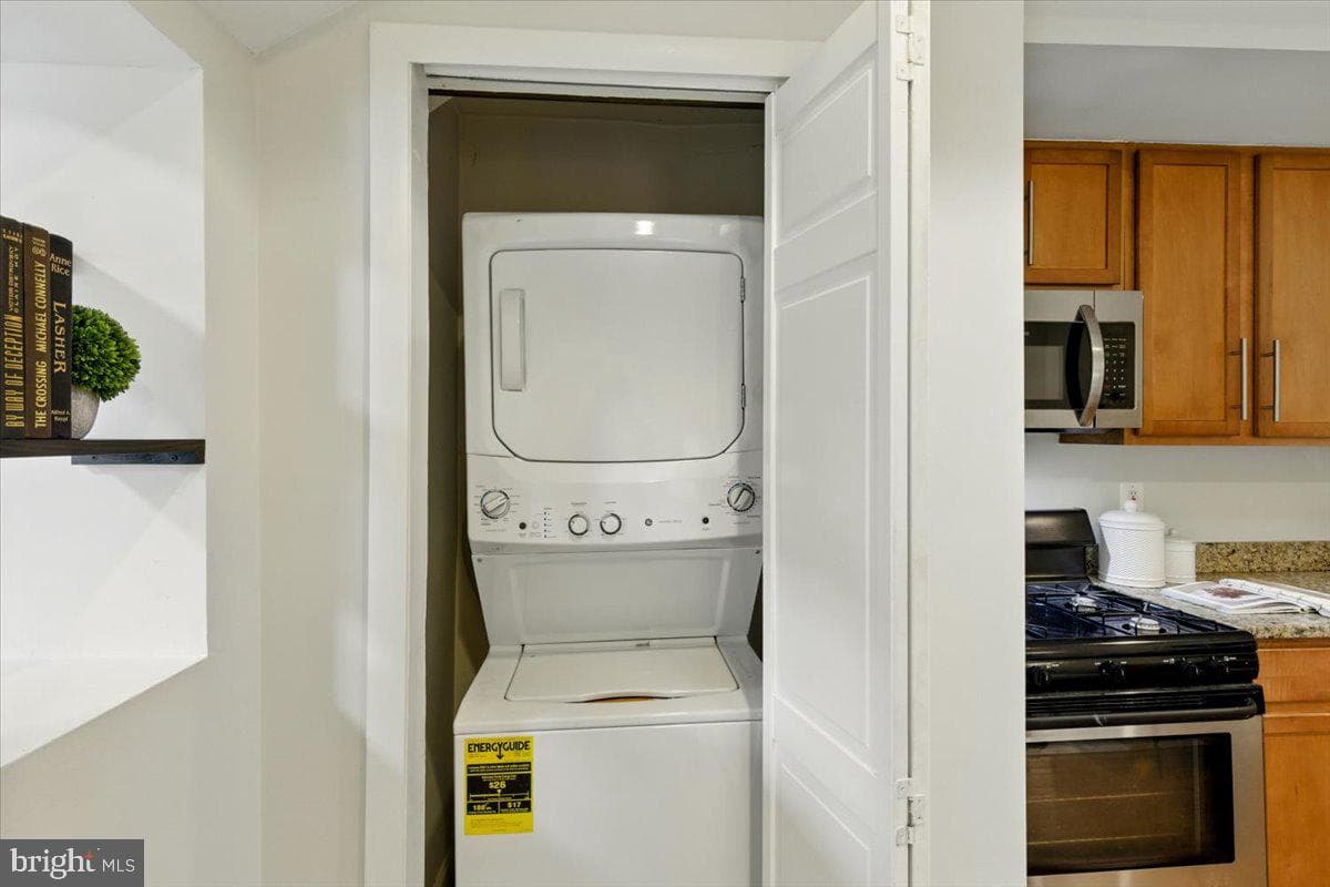 1606 Isherwood Street NE #2 photo 17