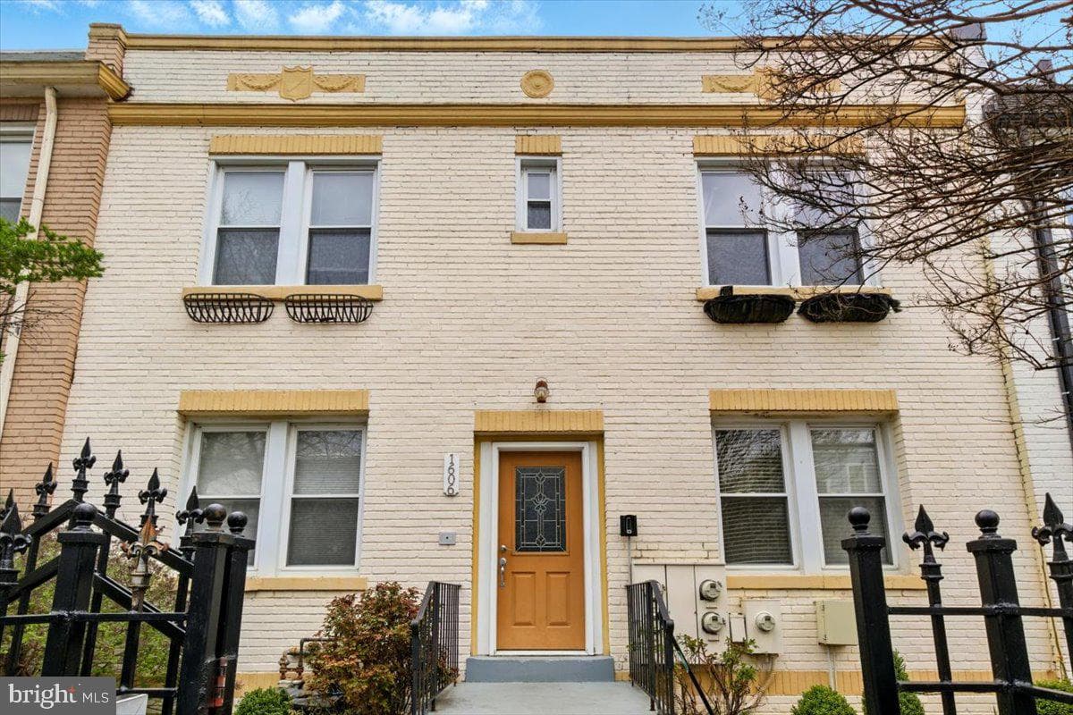 1606 Isherwood Street NE #2 photo 19
