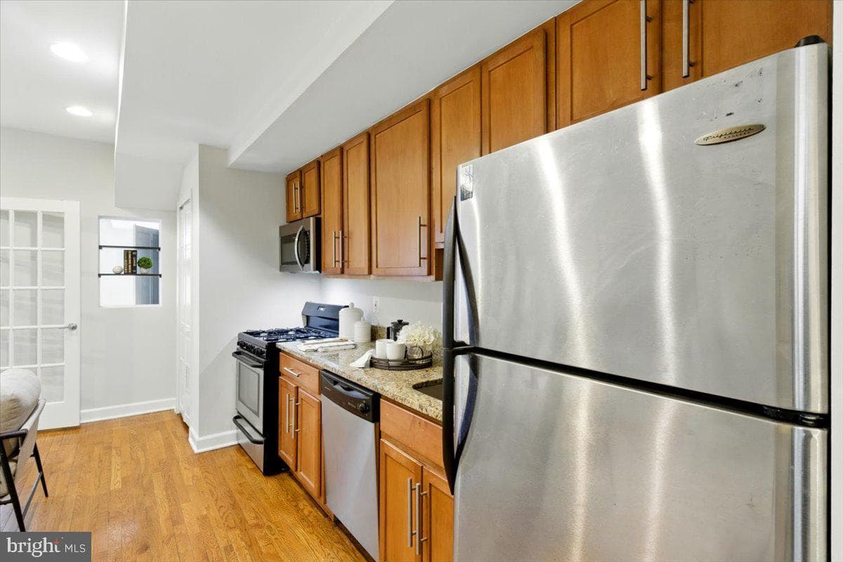 1606 Isherwood Street NE #2 photo 6