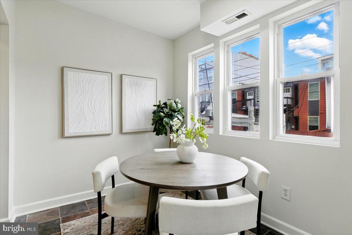 1606 Isherwood Street NE #2 photo 8