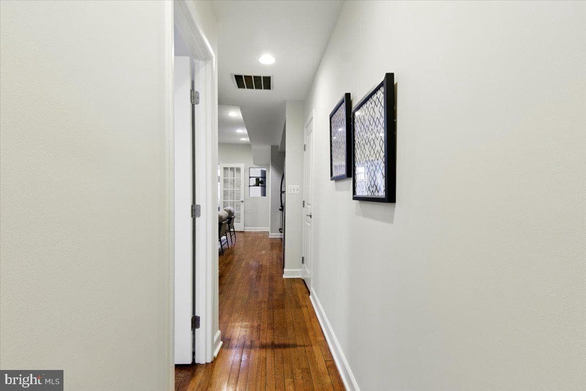 1606 Isherwood Street NE #2 photo 9