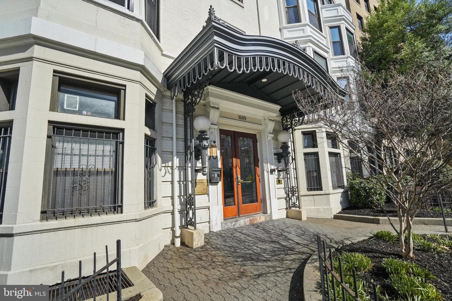 1669 Columbia Road NW #201 photo 2