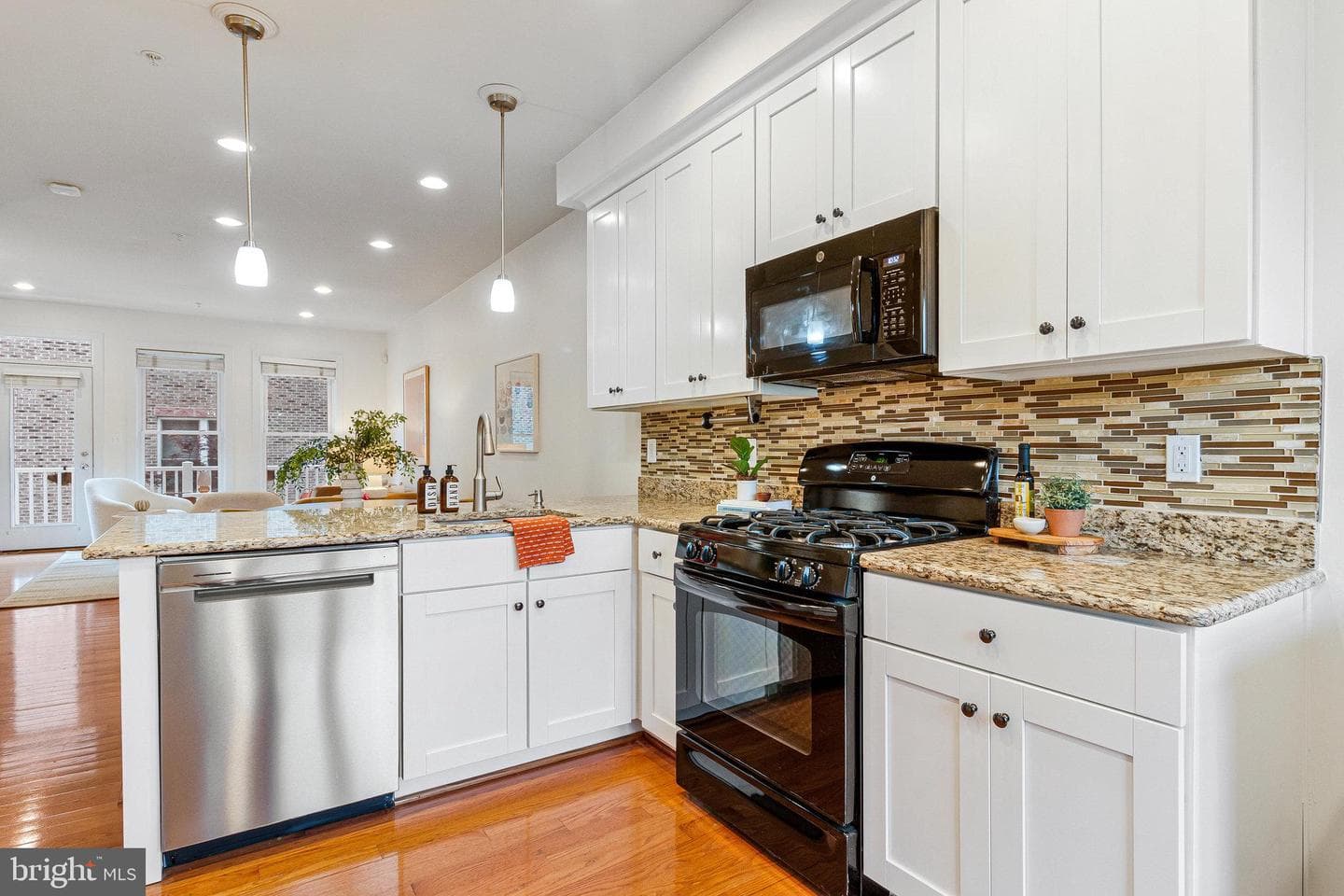 415 I Street SE photo 16