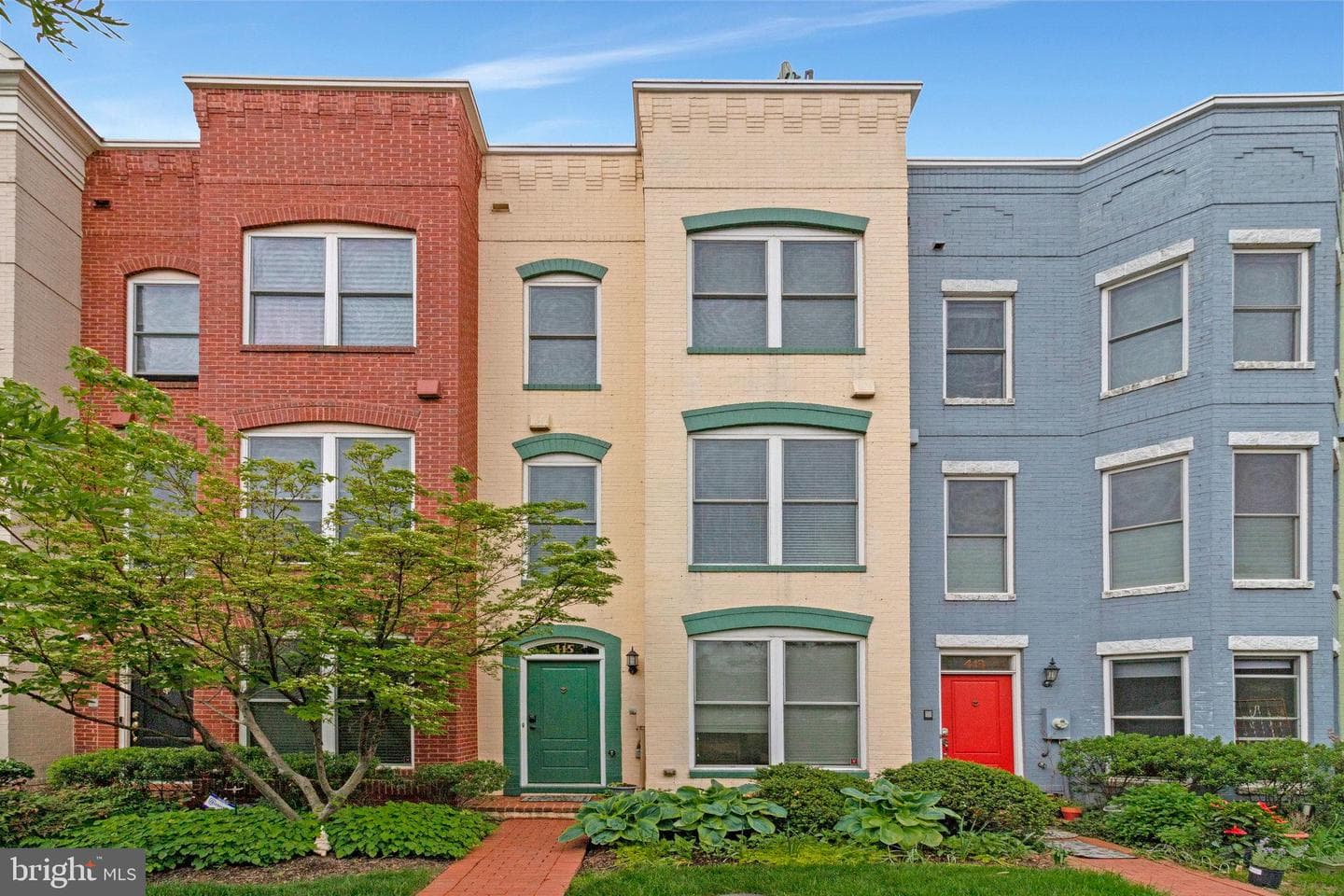 415 I Street SE photo 2