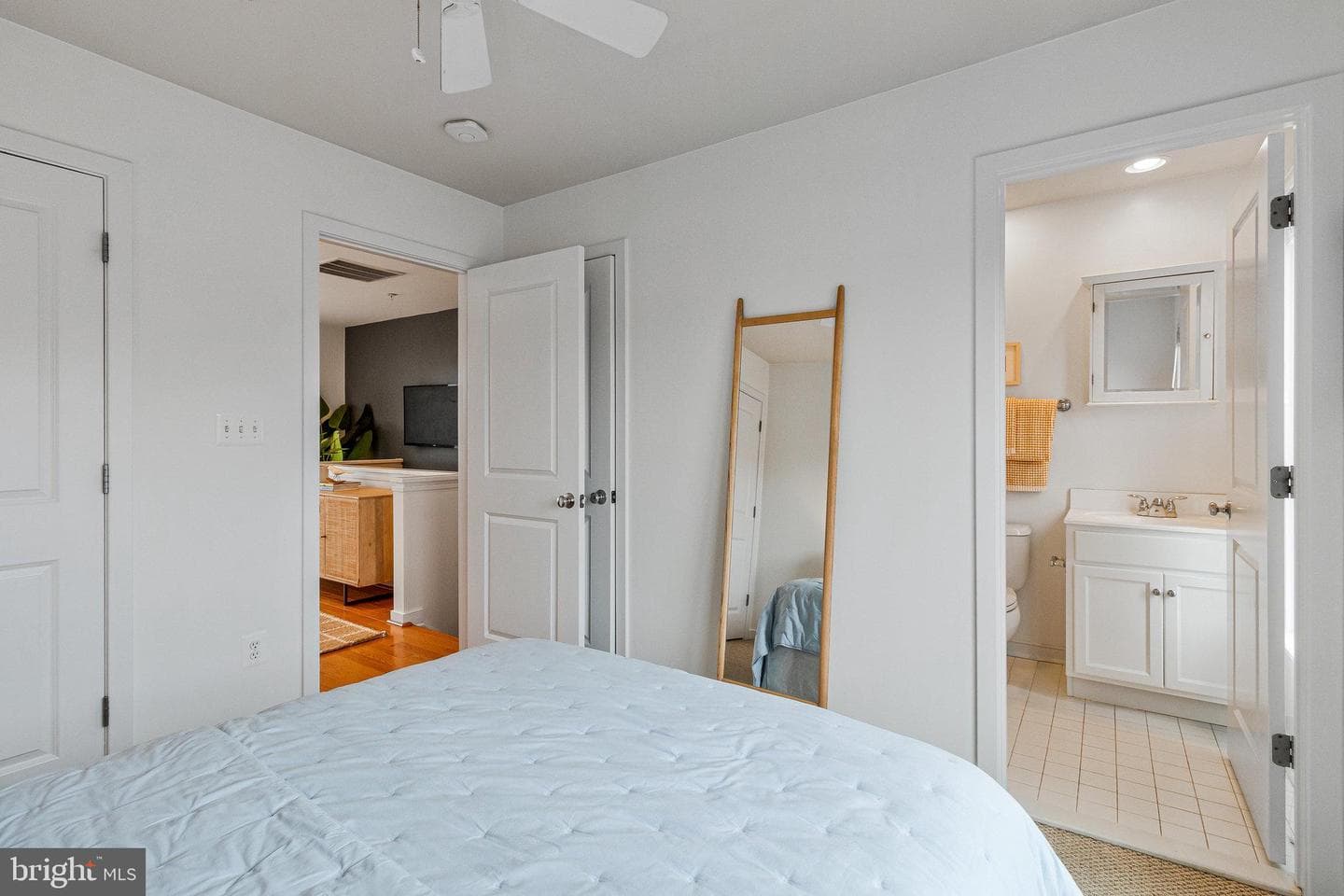 415 I Street SE photo 30