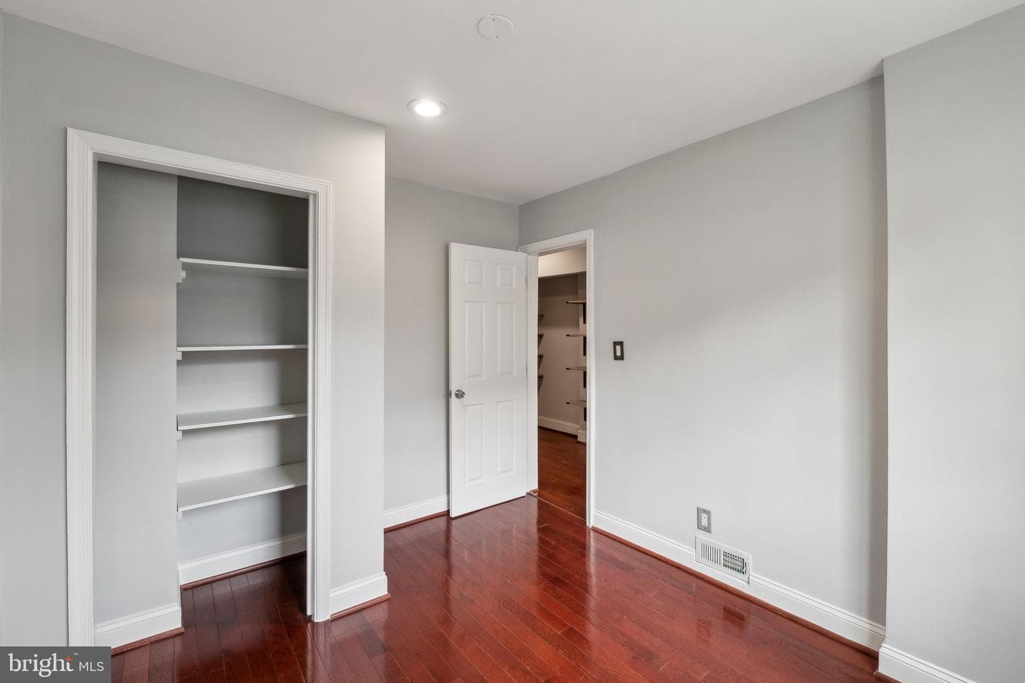 2250 Mount View Place SE photo 10