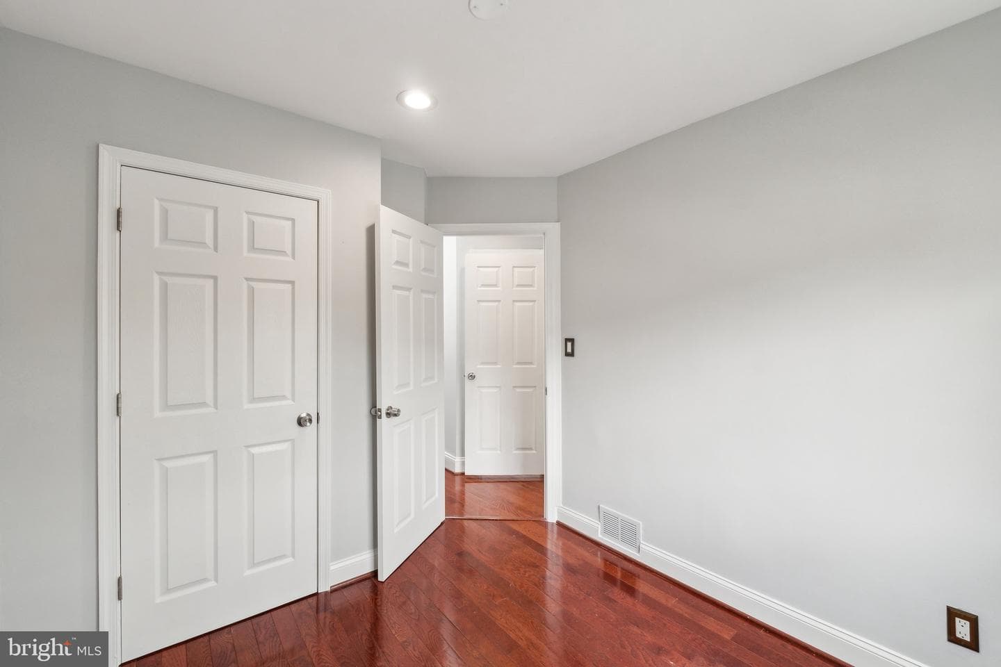 2250 Mount View Place SE photo 11