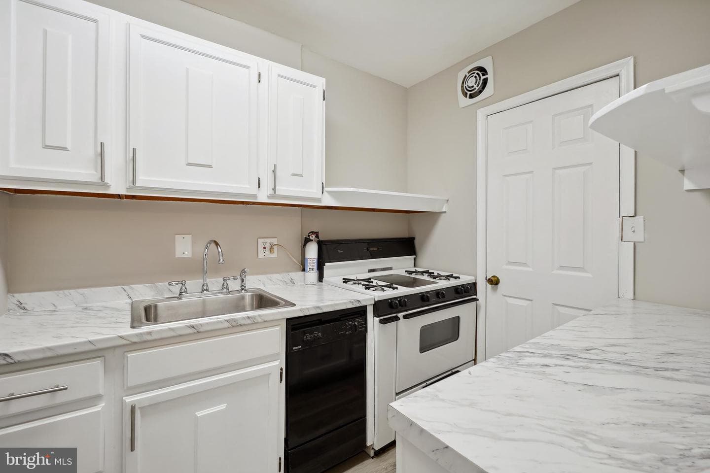 4333 Chaplin Street SE photo 8