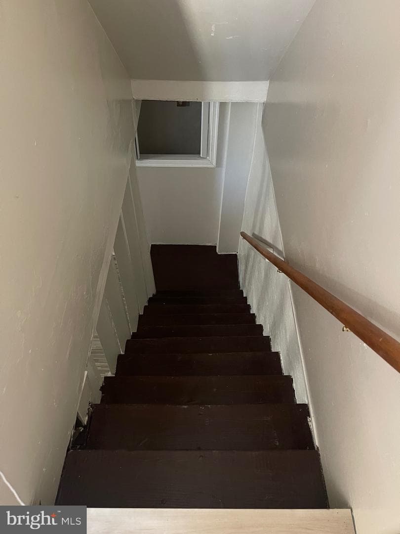 608 Emerson Street NE photo 19