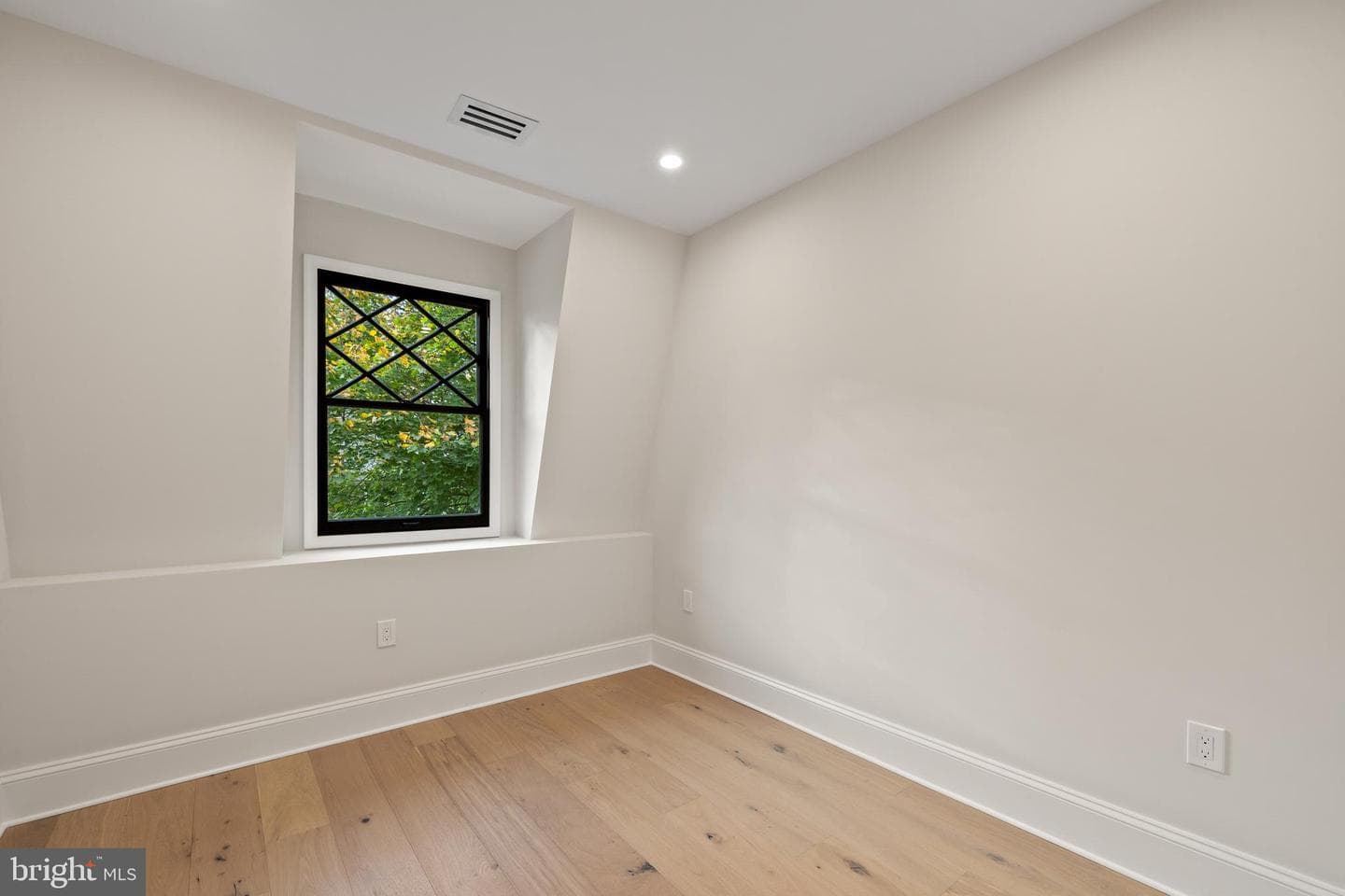 2833 27th Street NW photo 46