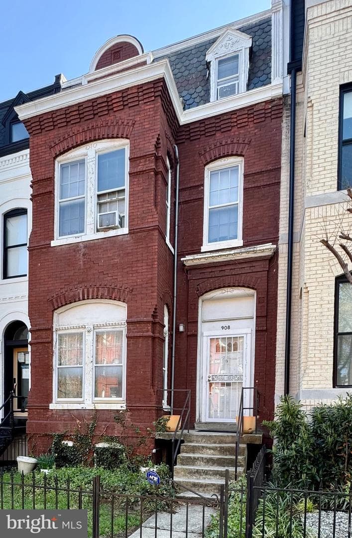 908 S Street NW photo 1