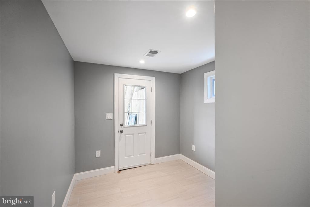 512 Peabody Street NW photo 28