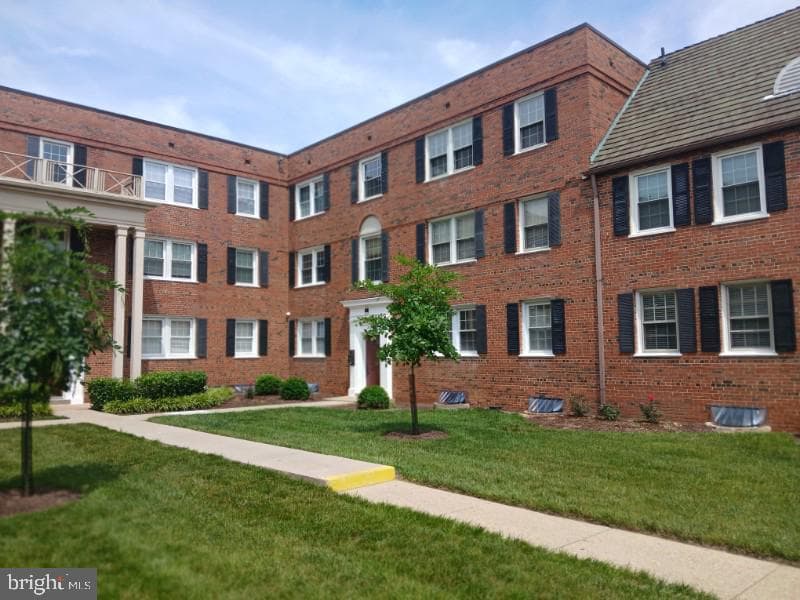 2107 Fort Davis Street SE #201 photo 13