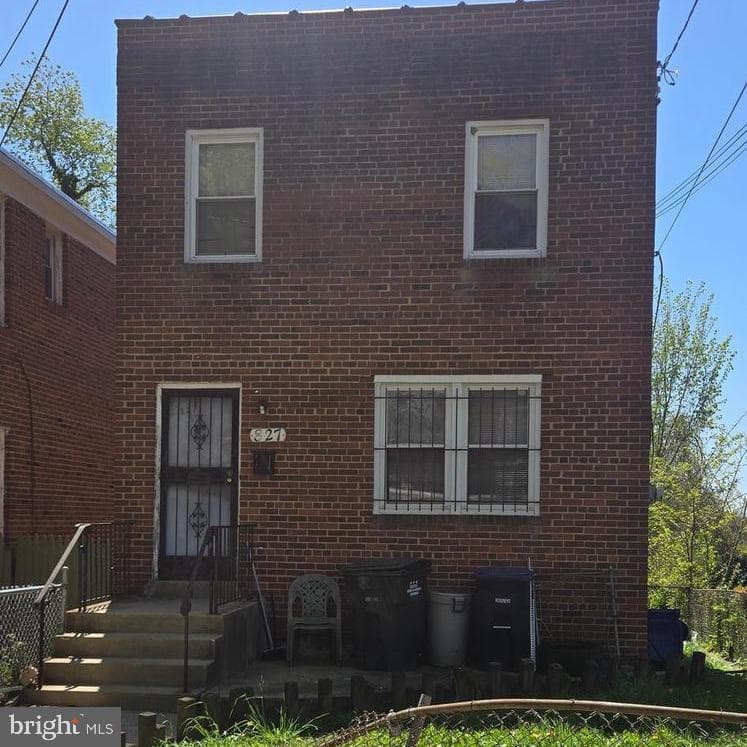 827 Yuma St SE photo 1