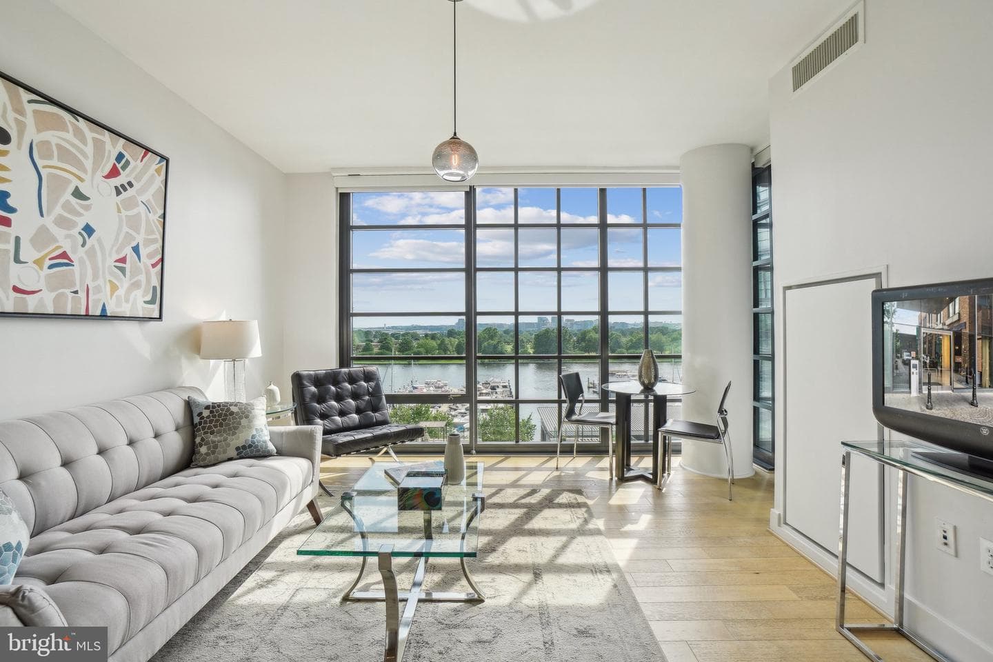 45 Sutton Square SW #602