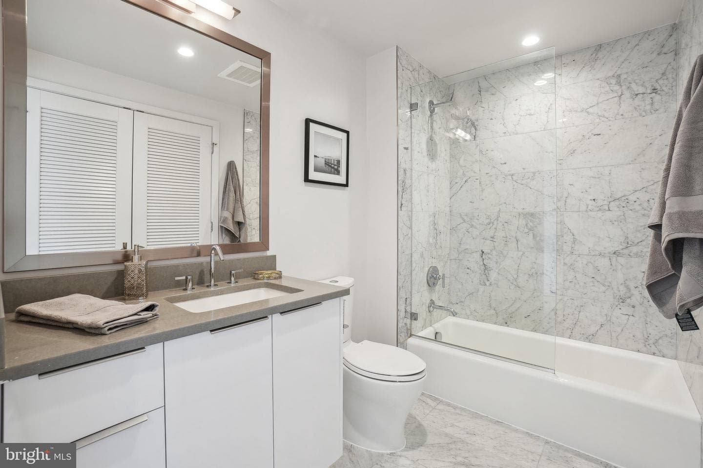 45 Sutton Square SW #602 photo 13