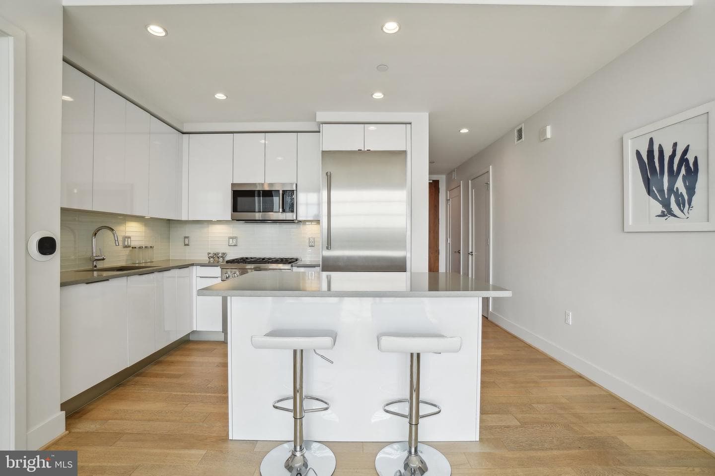 45 Sutton Square SW #602 photo 5