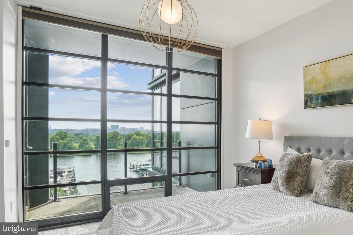 45 Sutton Square SW #602 photo 6