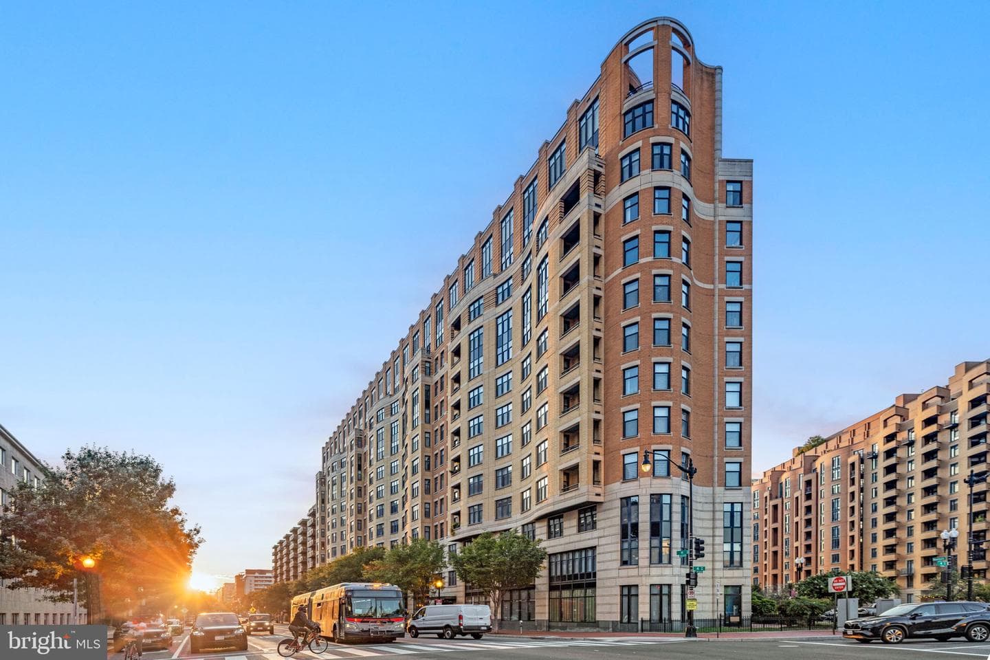 400 Massachusetts Avenue NW #207 photo 35