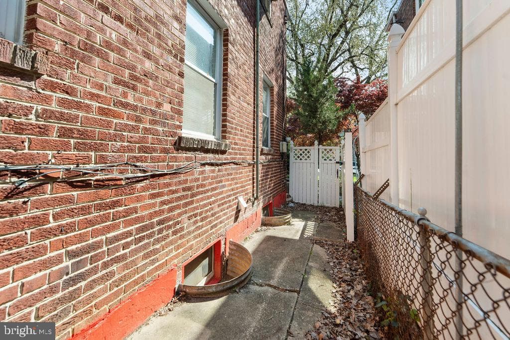 1671 Fort Dupont Street SE photo 25