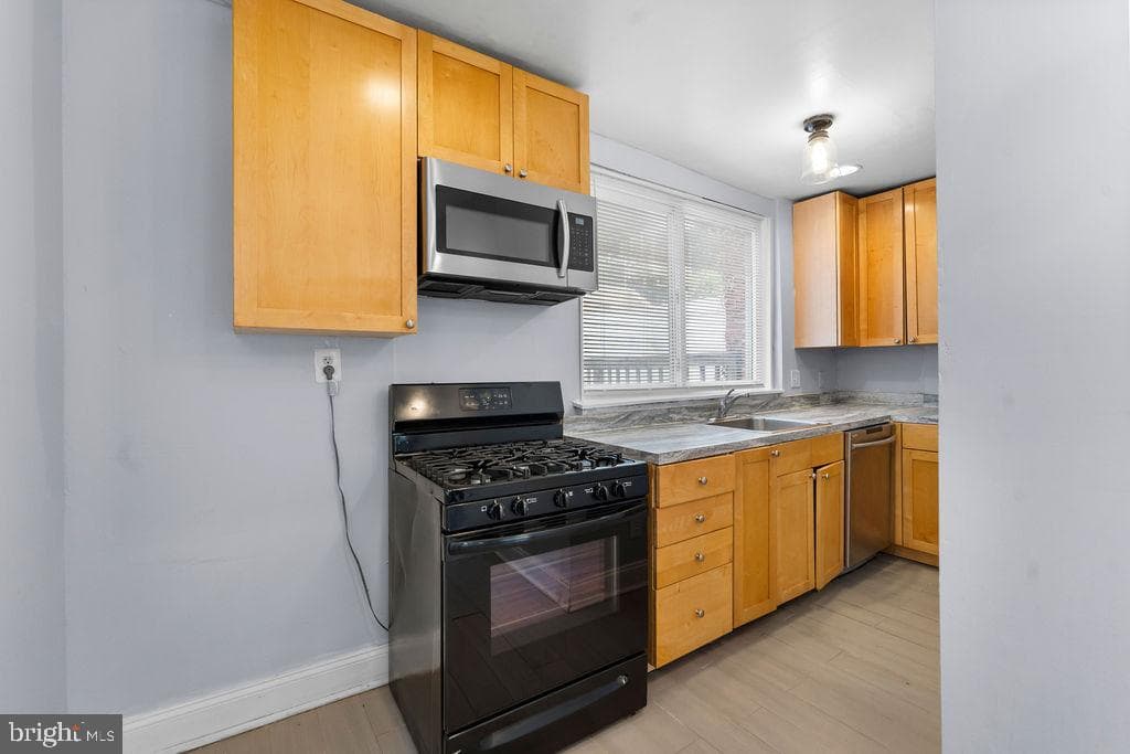 1671 Fort Dupont Street SE photo 9