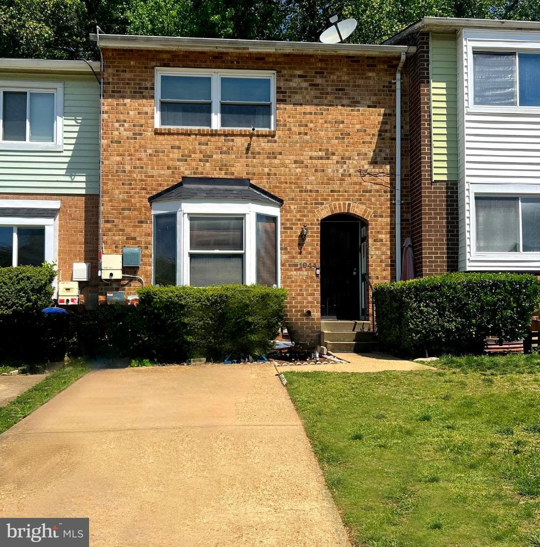 1944 Valley Terrace SE