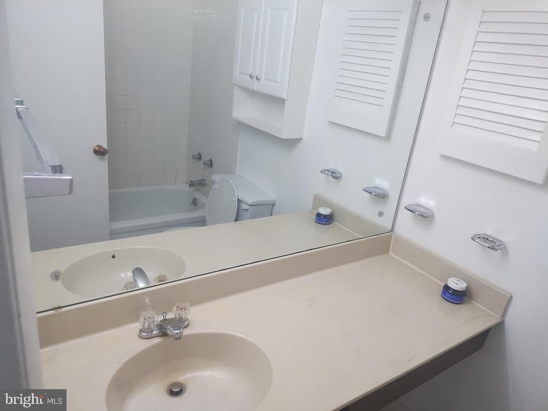 2141 P Street NW #202 photo 17