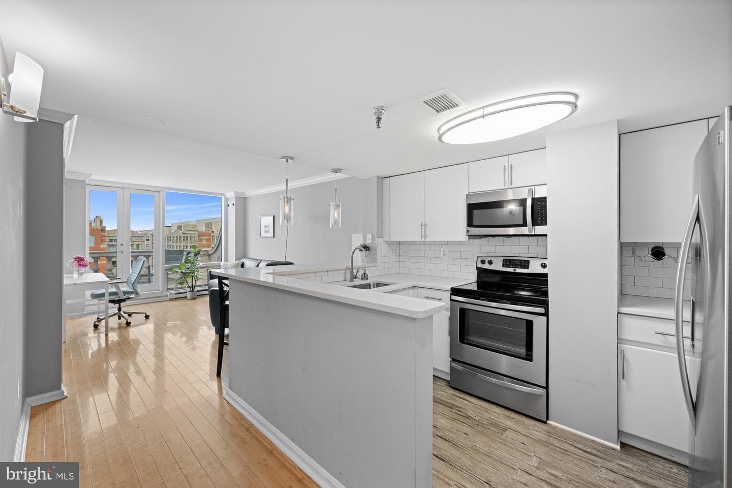 701 Pennsylvania Avenue NW #ph2 photo 2