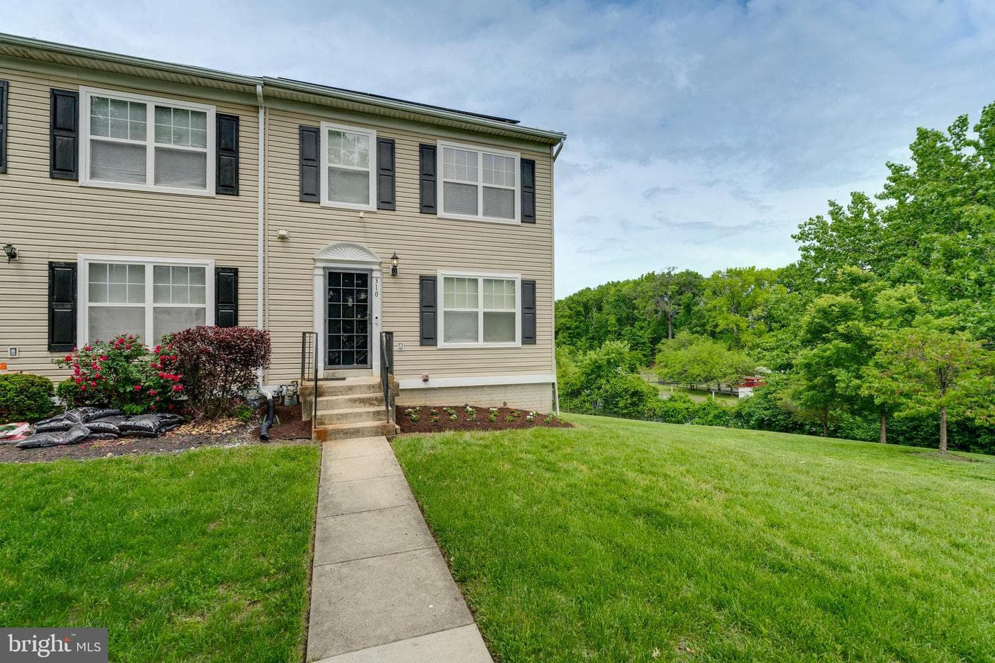310 Cape Drive SE photo 4