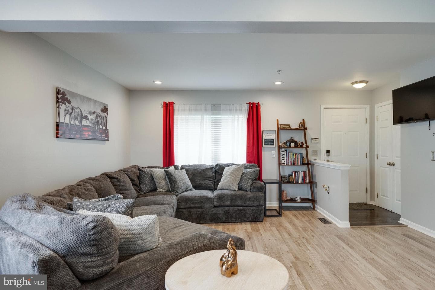 310 Cape Drive SE photo 8