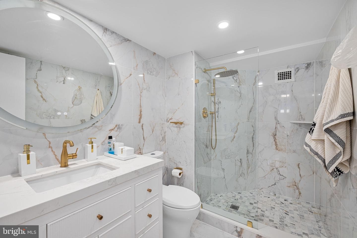 4201 Cathedral Avenue NW #415e photo 32