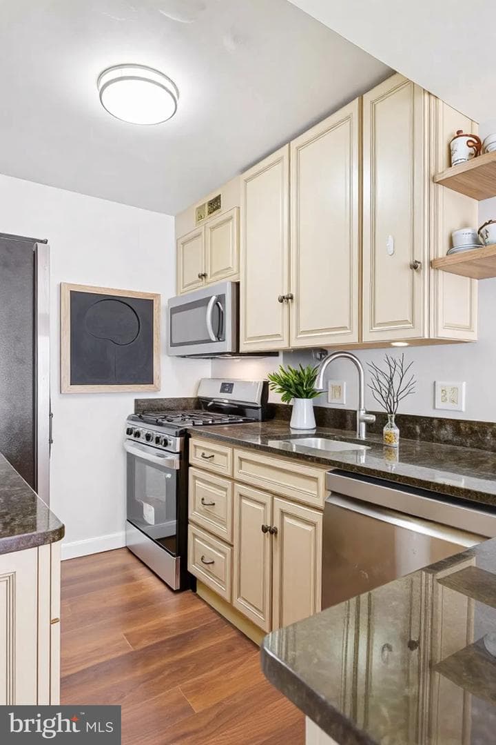 730 24th Street NW #321 photo 6