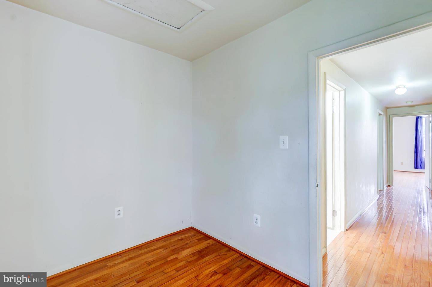 1307 Emerald Street NE photo 16