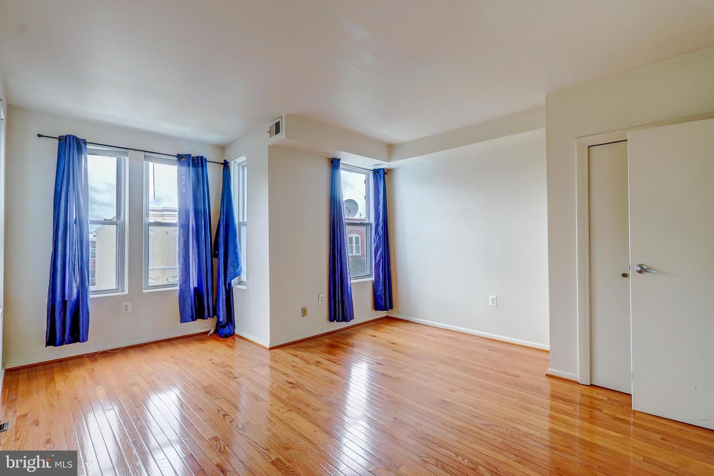 1307 Emerald Street NE photo 28