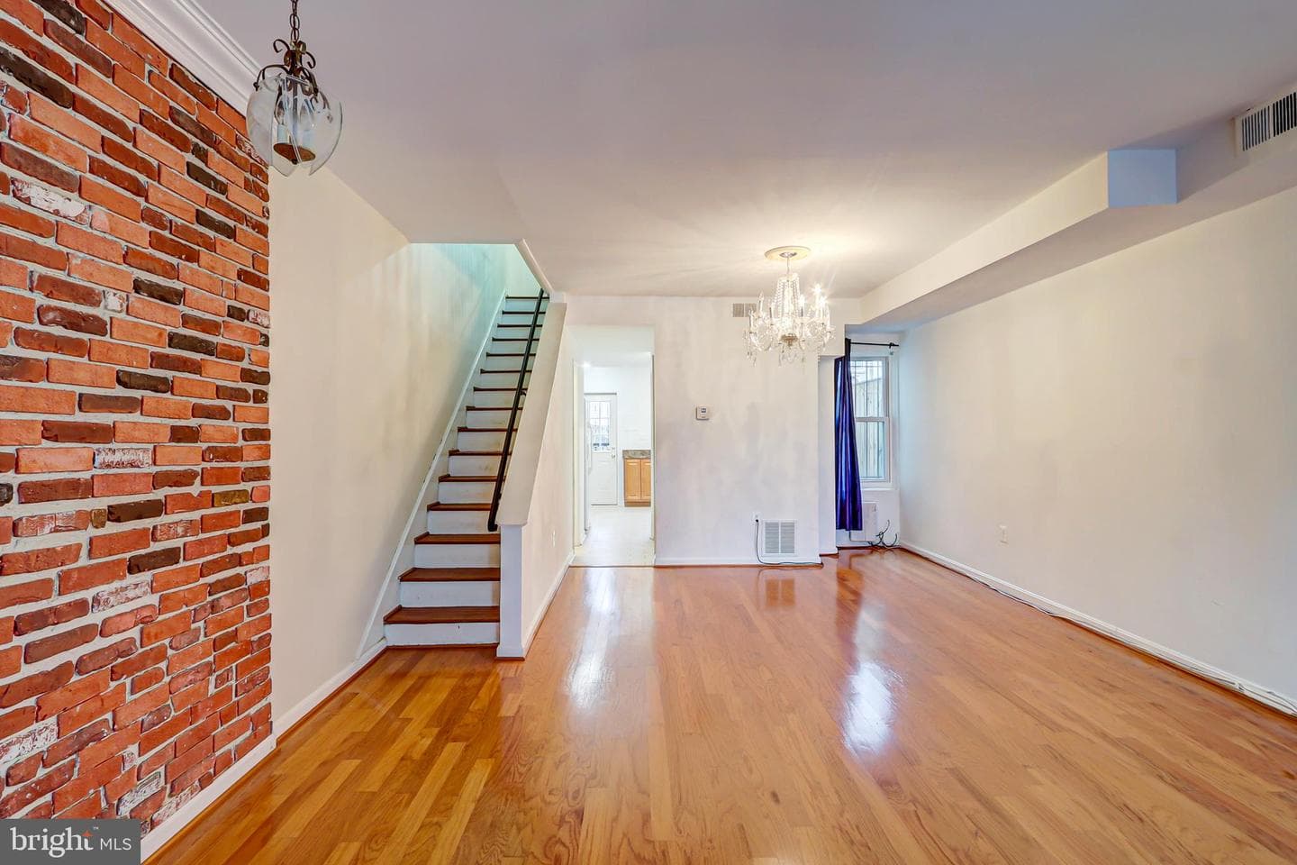 1307 Emerald Street NE photo 5