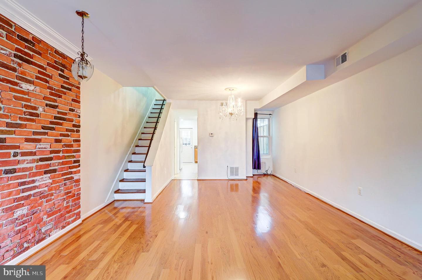 1307 Emerald Street NE photo 7
