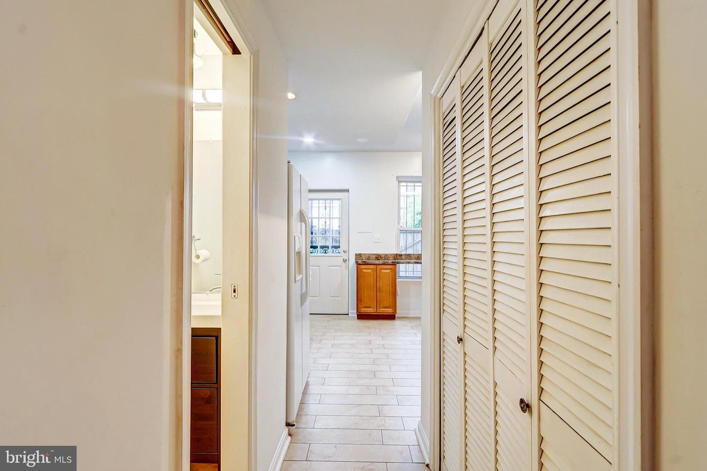1307 Emerald Street NE photo 9