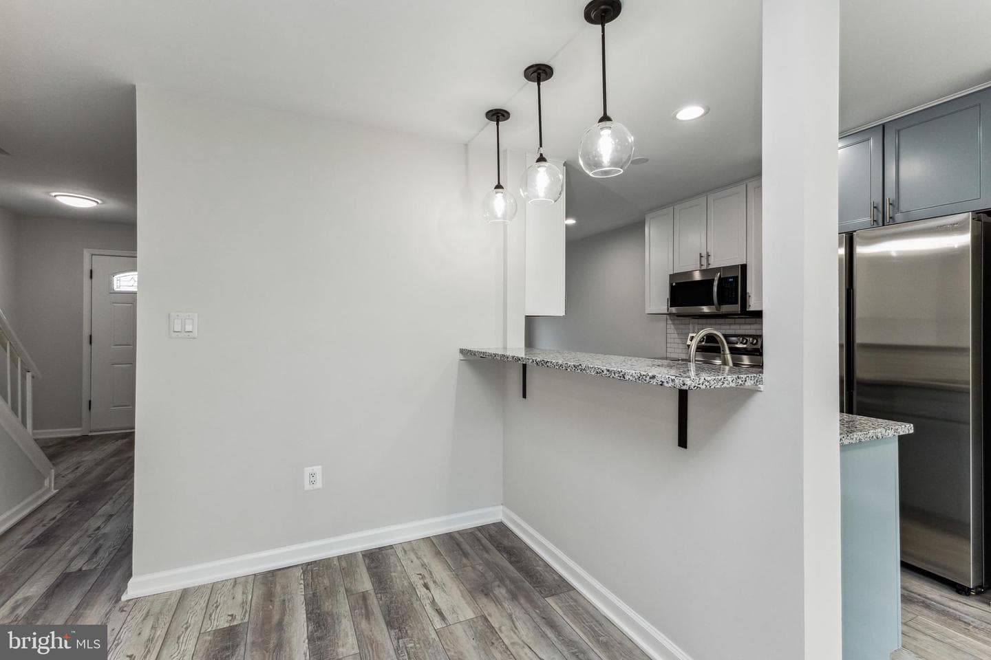 1344 Barnaby Terrace SE photo 11