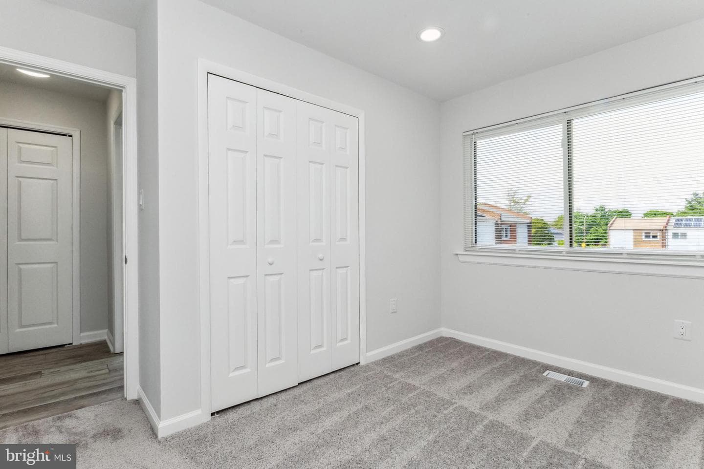 1344 Barnaby Terrace SE photo 13